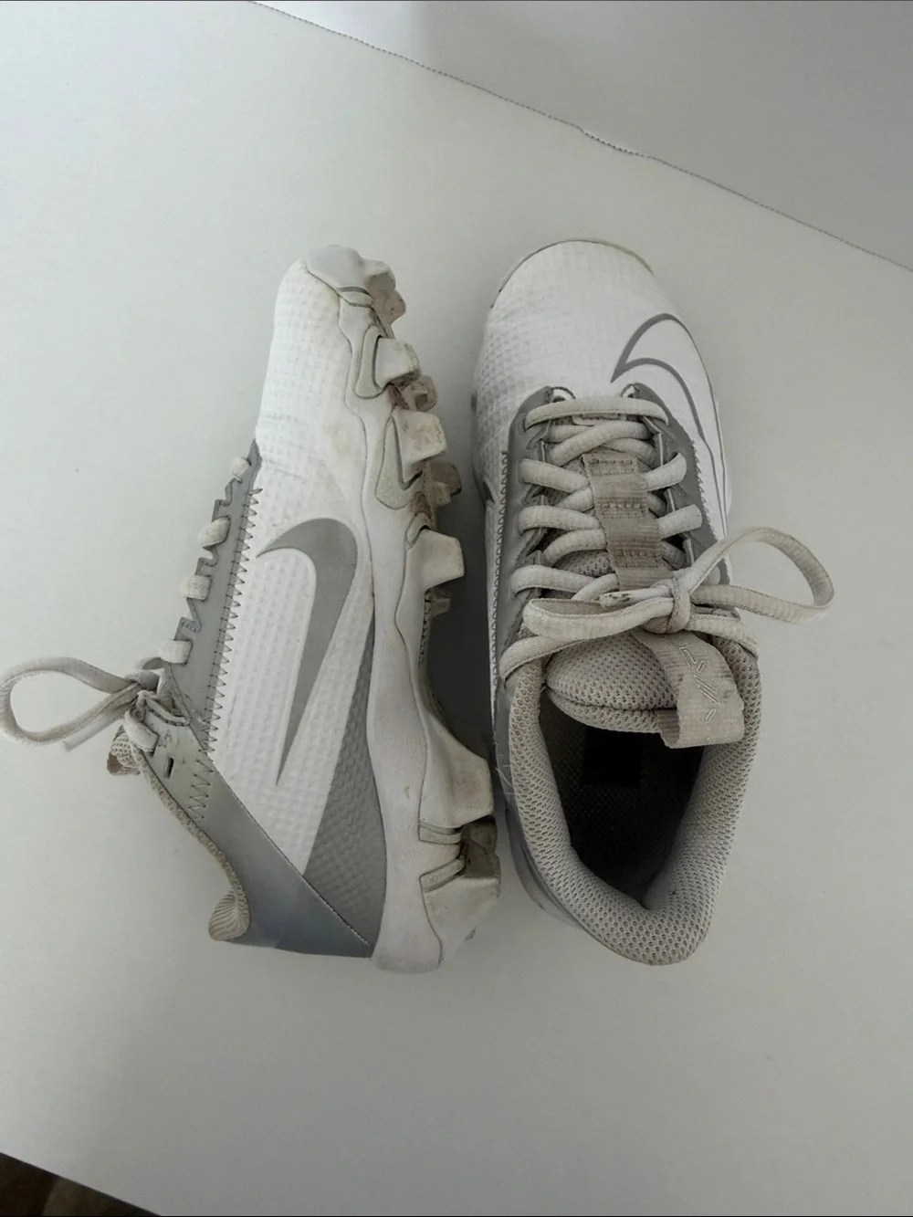 Nike White and Silver Kids Soccer Cleats VAPOR size 13